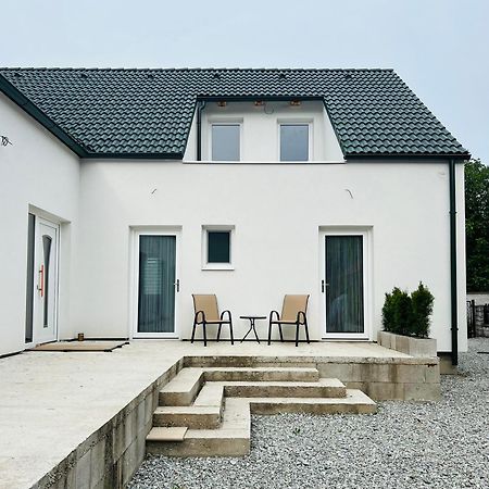 2 Moderne Apartmany 19 A 95 V Sukromi V Centre Mesta Turčianske Teplice المظهر الخارجي الصورة