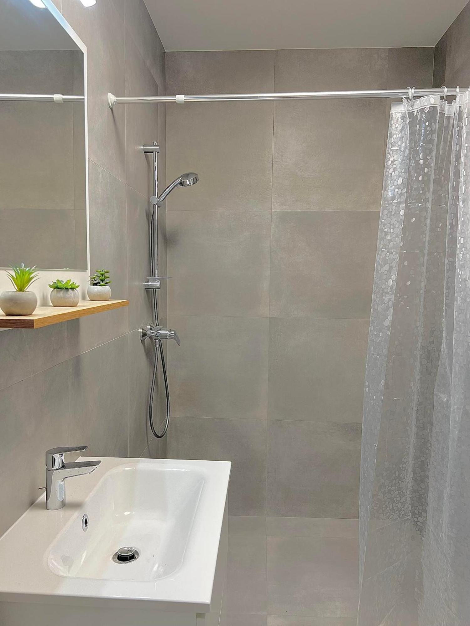 2 Moderne Apartmany 19 A 95 V Sukromi V Centre Mesta Turčianske Teplice المظهر الخارجي الصورة