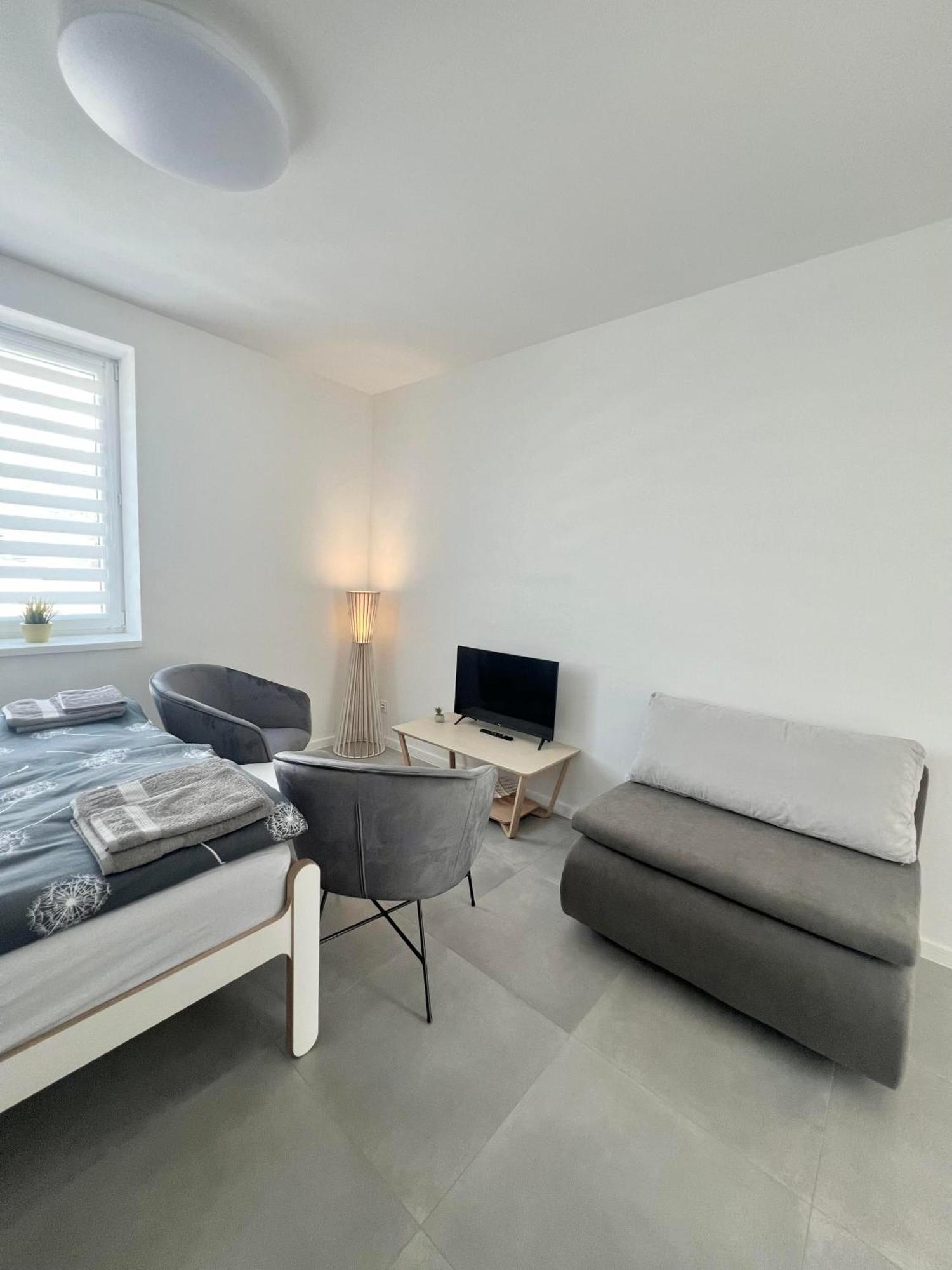 2 Moderne Apartmany 19 A 95 V Sukromi V Centre Mesta Turčianske Teplice المظهر الخارجي الصورة